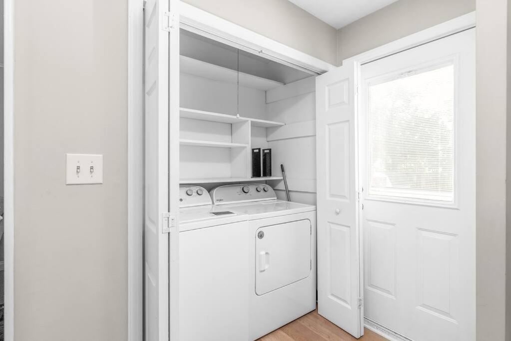 Spotless 4Br Near Clt Uptown, Fast Wi-Fi Apartment ชาร์ล็อต ภายนอก รูปภาพ