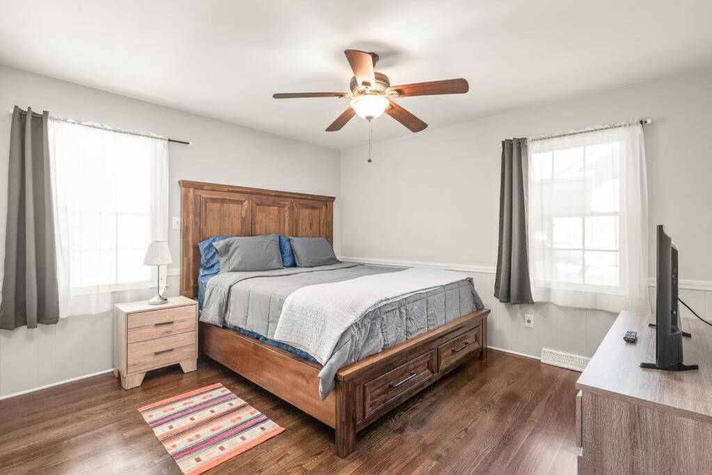 Spotless 4Br Near Clt Uptown, Fast Wi-Fi Apartment ชาร์ล็อต ภายนอก รูปภาพ